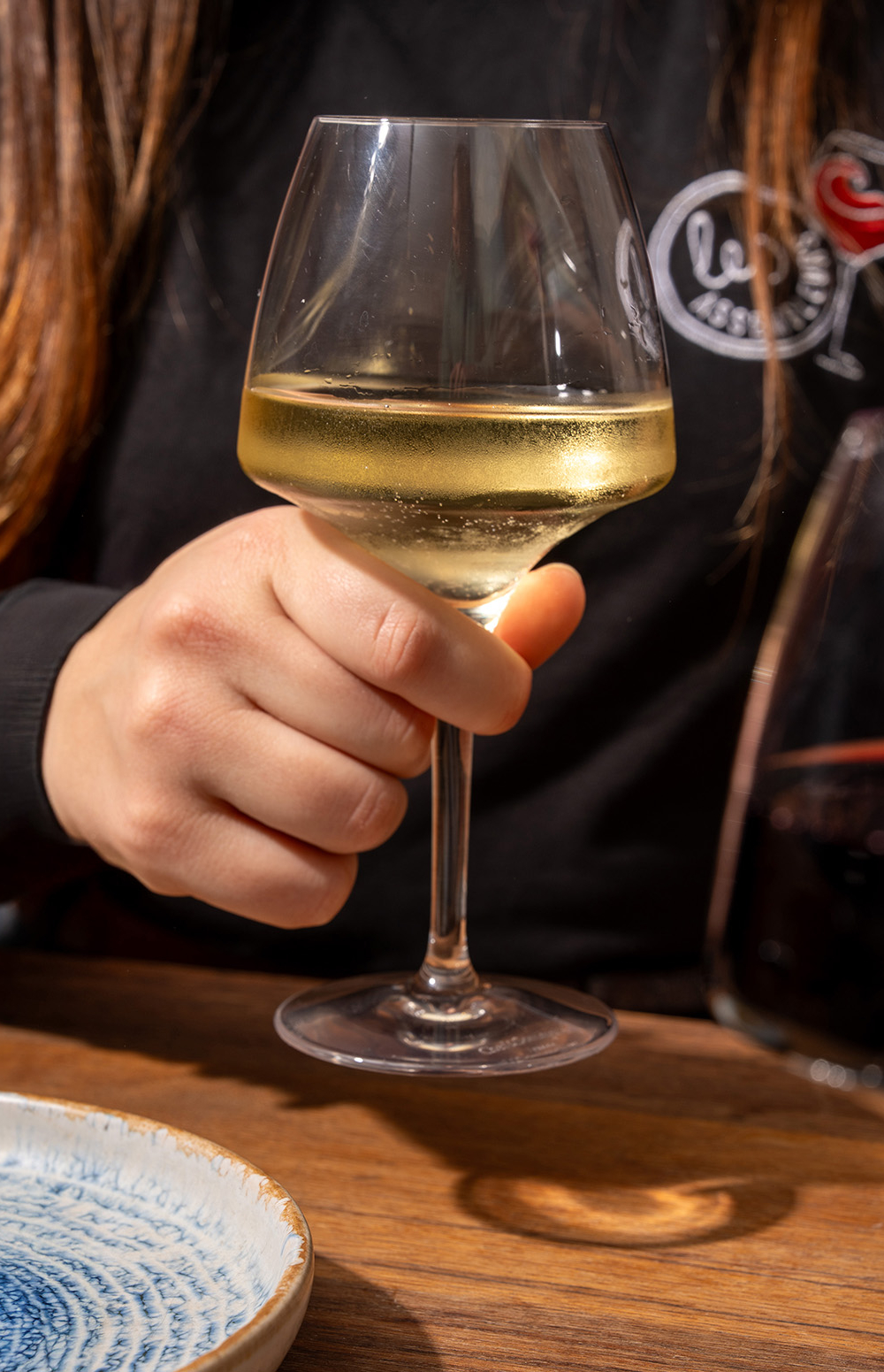 vin à la pression - verre de vin blanc - les assembleurs