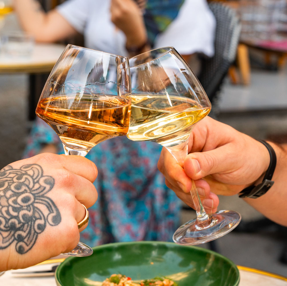 Vin à la pression en terrasse